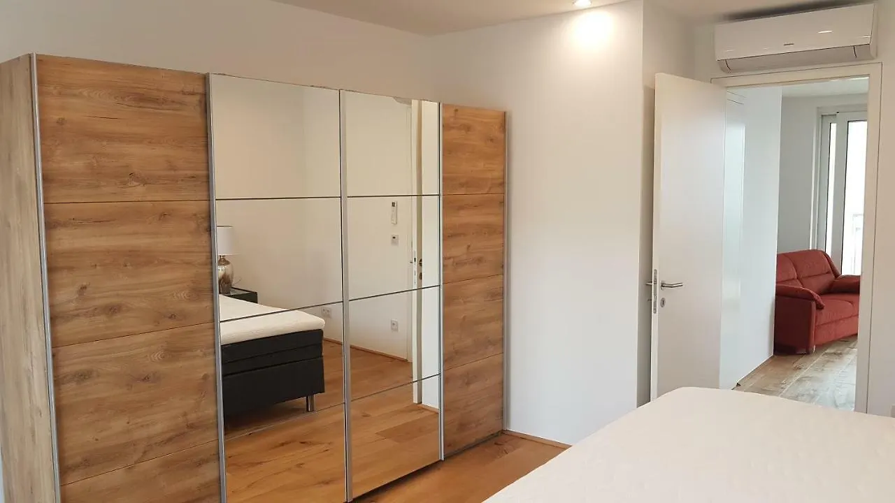 Loft #11 Mit Grosser Loggia Und Terrasse Vienna Apartment